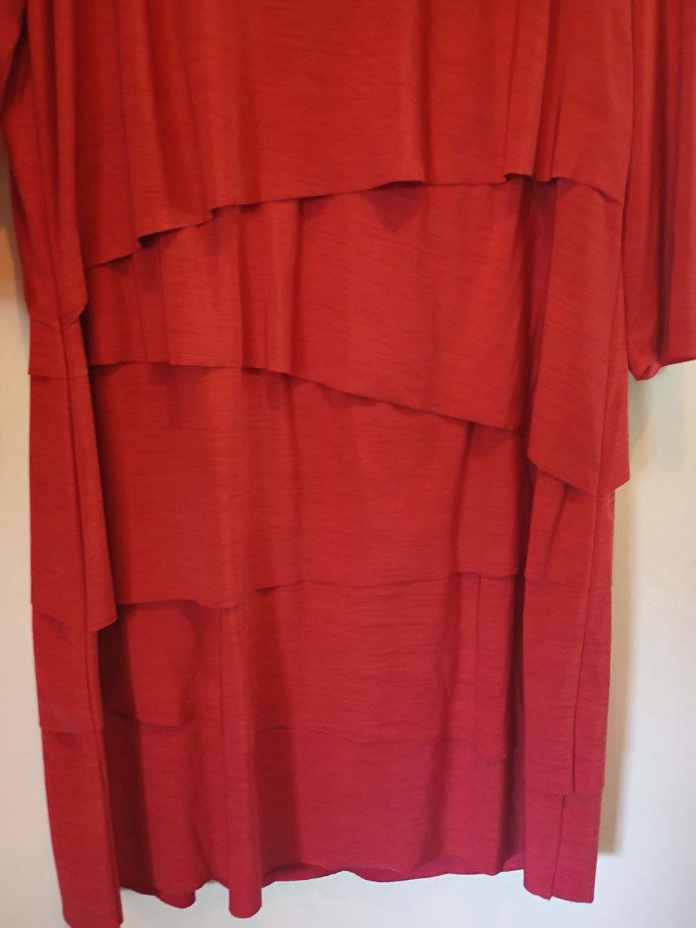 Tahari Women's Tiered Midi Dress in Deep Red - Picture 3 of 7